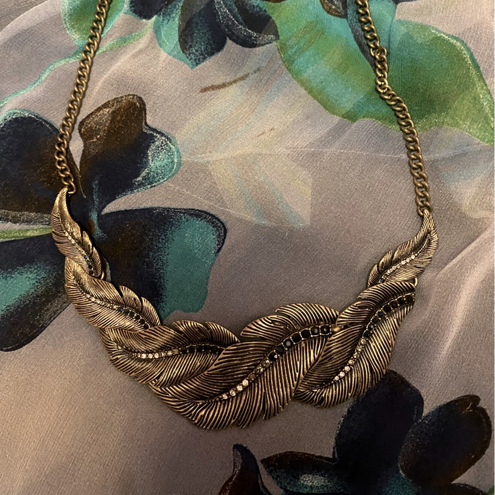Jewelmint linked leaves necklace